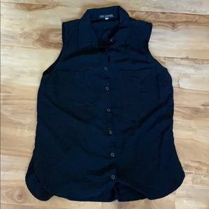 Black sleeveless button down blouse